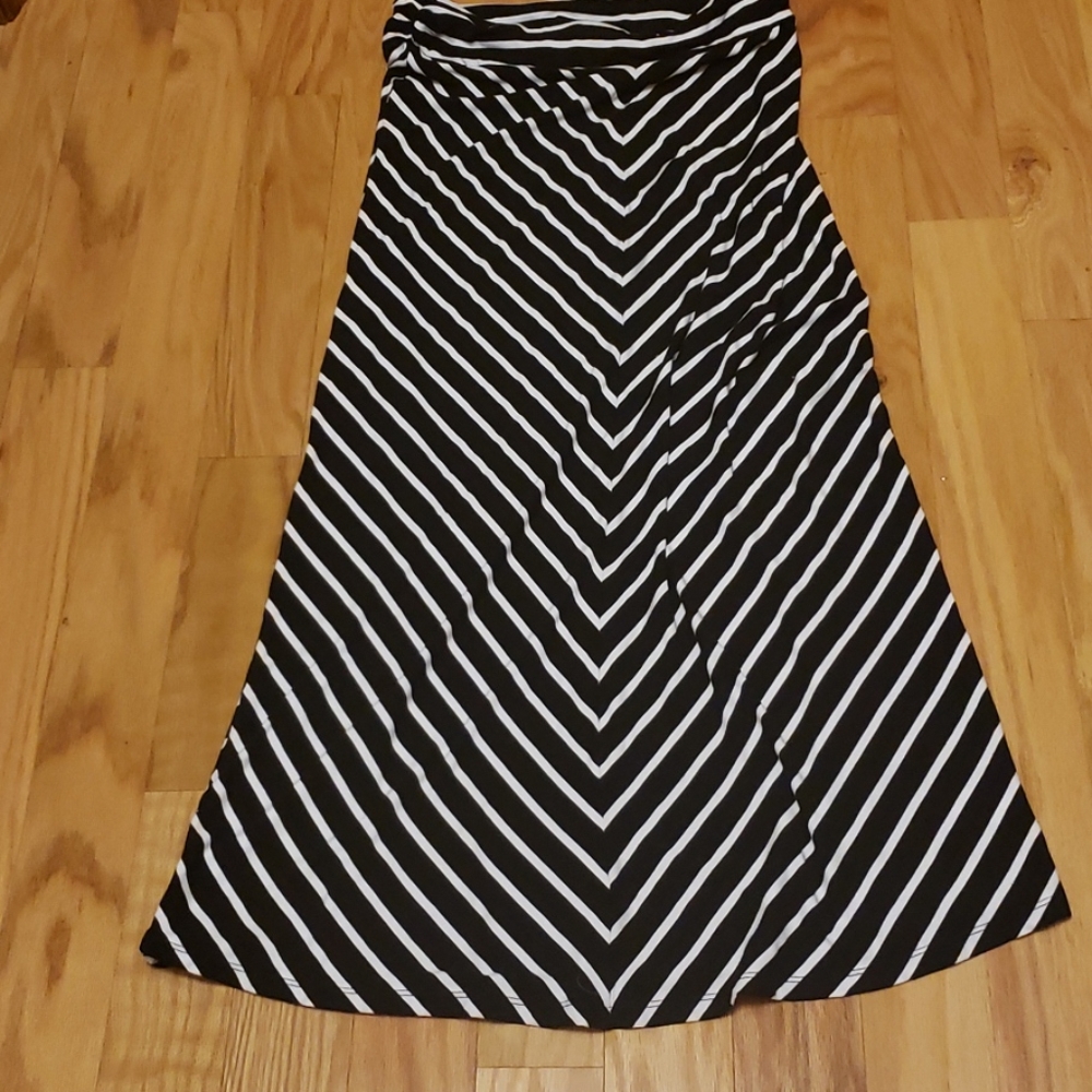 LIZ CLAIBORNE MAXI SKIRT